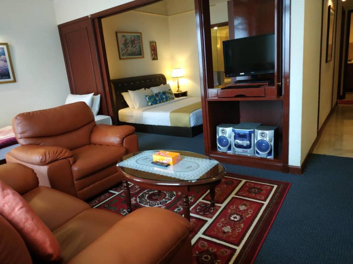100100 Suites At Times Square Malaysia Куала-Лумпур Экстерьер фото
